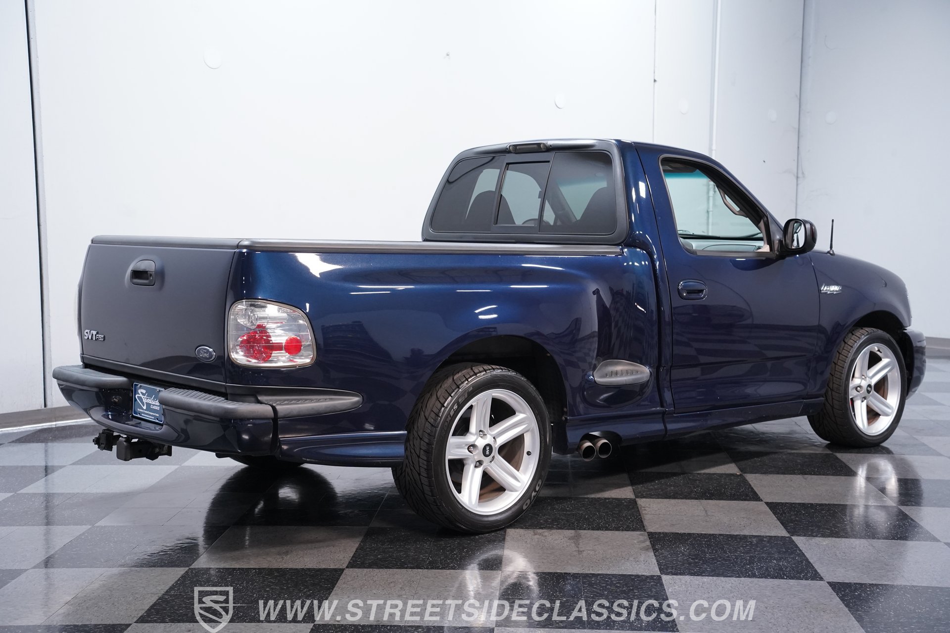 Used 2002 Ford F150 Lightning RWD image 12