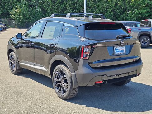 New 2026 Nissan Kicks SR w/ Cold Weather Package AWD/4WD image 7