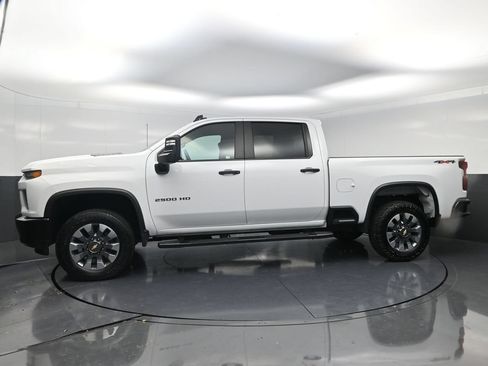 Used 2023 Chevrolet Silverado 2500 Custom w/ Custom Convenience Package AWD/4WD image 3