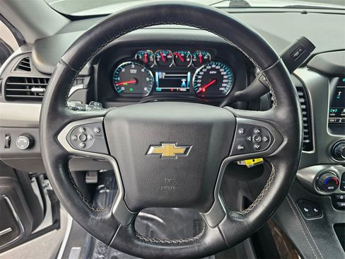 Used 2018 Chevrolet Suburban LT image 22