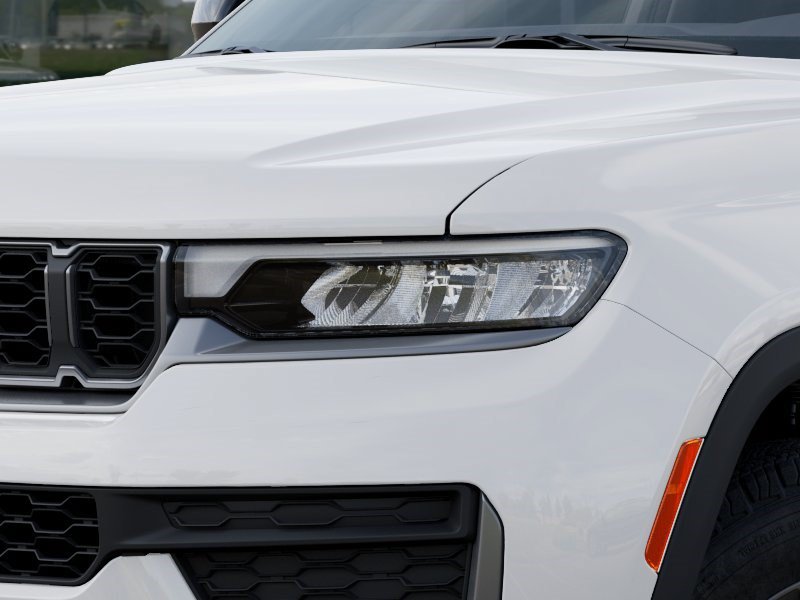 New 2027 Jeep Grand Cherokee Altitude RWD image 11