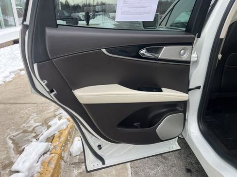 Used 2022 Lincoln Nautilus Black Label w/ Class II Trailer Tow Package image 19