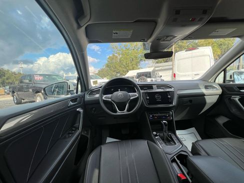 Used 2024 Volkswagen Tiguan SE image 24