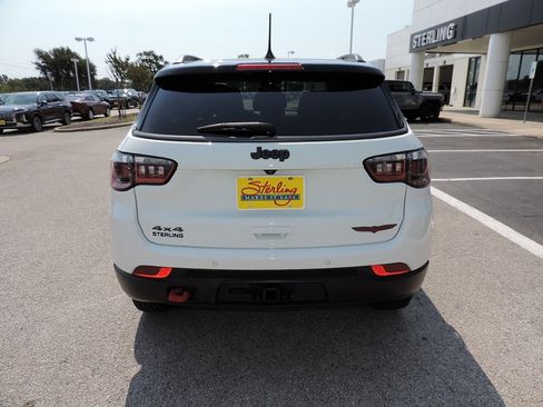 Used 2022 Jeep Compass Trailhawk w/ Trailhawk Convenience Group AWD/4WD image 6