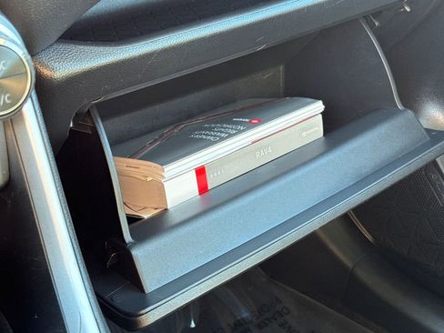 Used 2021 Toyota RAV4 XLE image 27