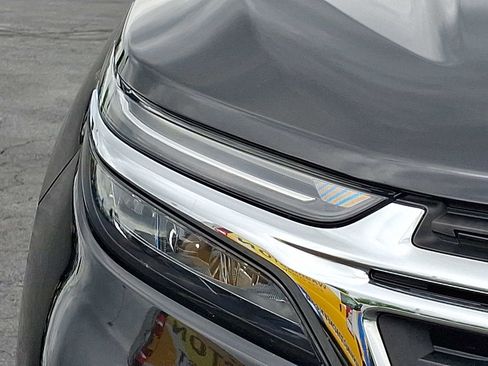 Used 2024 Chevrolet Equinox LT AWD/4WD image 9
