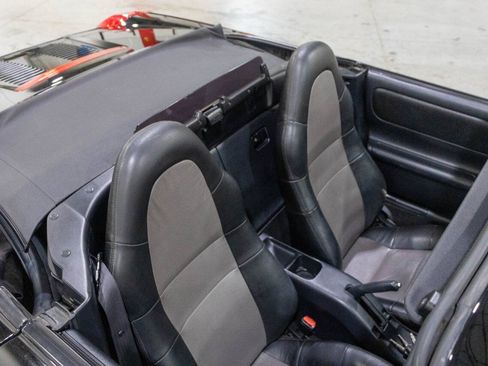 Used 2000 Toyota MR2 RWD image 20