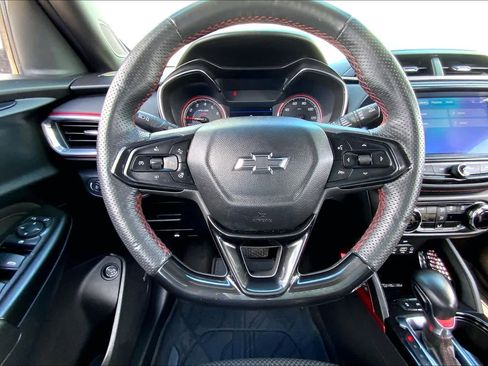 Used 2023 Chevrolet TrailBlazer RS w/ Sun and Liftgate Package image 6