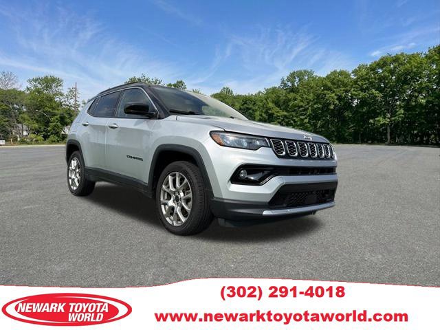 Used 2025 Jeep Compass Limited AWD/4WD image 1