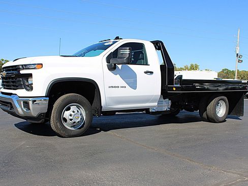 Used 2025 Chevrolet Silverado 3500 W/T w/ WT Convenience Package image 2