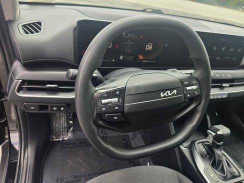 Used 2025 Kia K4 FWD image 23