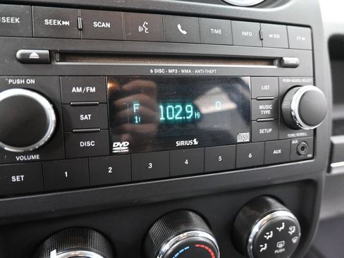 Used 2013 Jeep Compass Sport AWD/4WD image 33