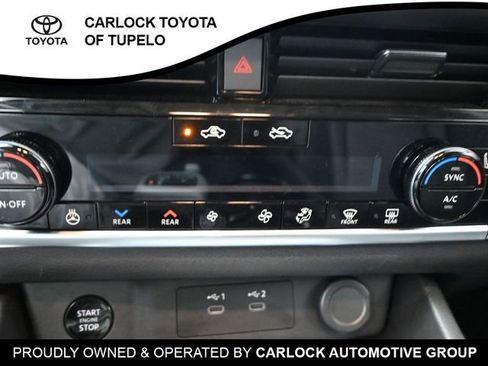 Used 2025 Nissan Rogue SL w/ SL Premium Package image 13