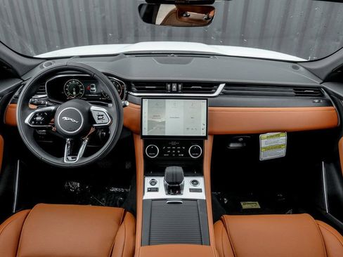 New 2026 Jaguar F-PACE R-Dynamic S image 19