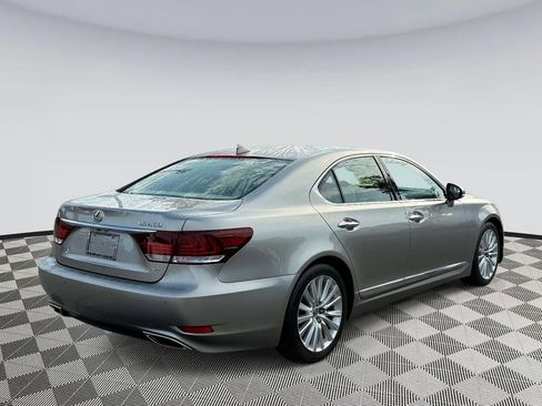 Used 2017 Lexus LS 460 AWD w/ Comfort Package image 2