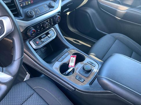 Used 2023 GMC Acadia SLE w/ Driver Convenience Package image 20