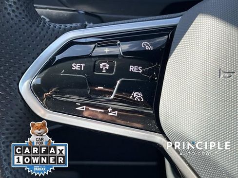 Used 2022 Volkswagen Tiguan SE R-Line image 19