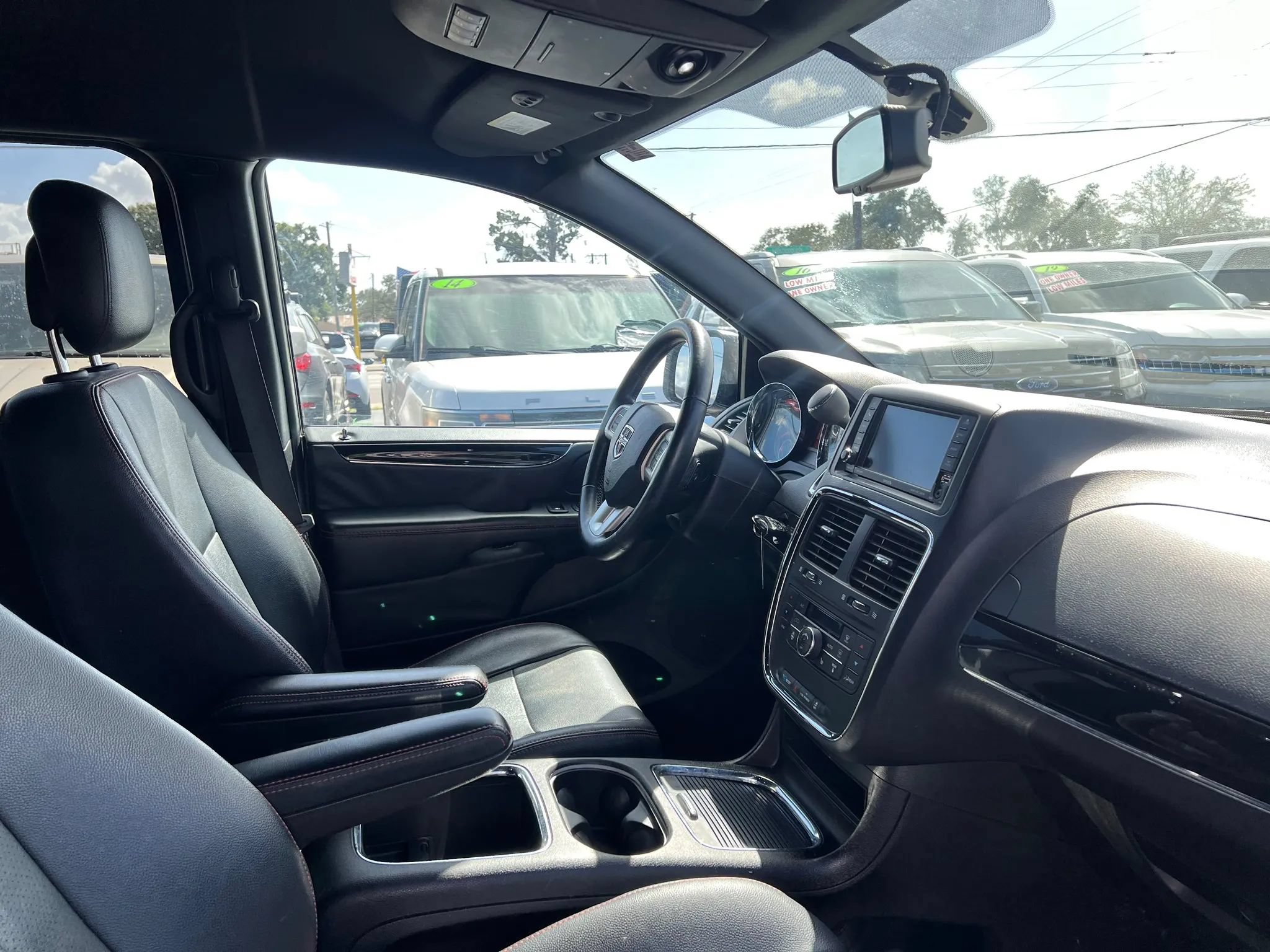 Used 2018 Dodge Grand Caravan GT FWD image 18