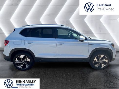 Used 2024 Volkswagen Taos SE AWD/4WD image 6