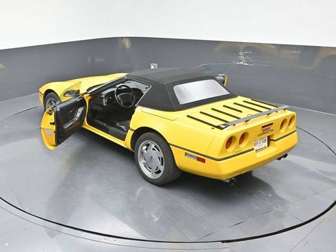 Used 1990 Chevrolet Corvette Convertible RWD image 23