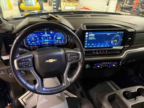 Used 2022 Chevrolet Silverado 1500 LT image 53
