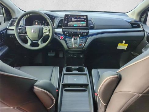 New 2026 Honda Odyssey Touring image 18
