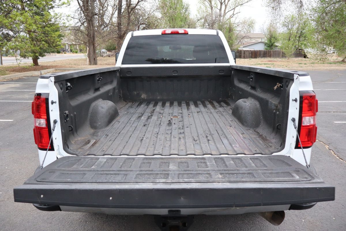 Used 2019 GMC Sierra 2500 SLE w/ Suspension Package, Off-Road AWD/4WD image 14