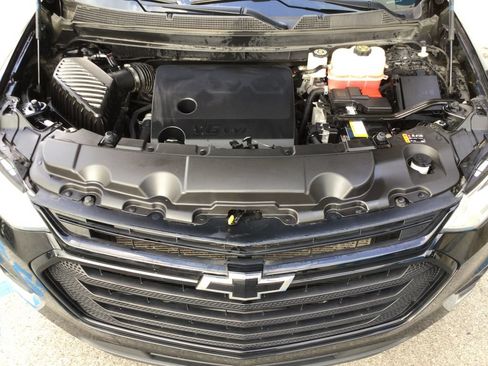 Used 2021 Chevrolet Traverse LT FWD image 39