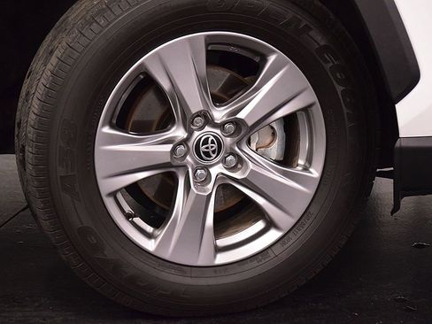 Used 2025 Toyota RAV4 XLE w/ Convenience Package AWD/4WD image 10