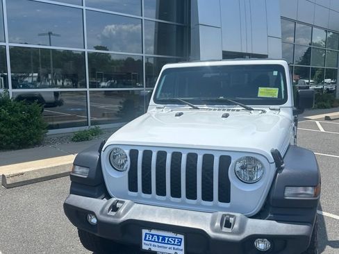 Used 2020 Jeep Gladiator Sport w/ Quick Order Package 24S AWD/4WD image 2