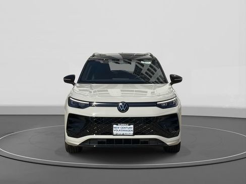 New 2026 Volkswagen Tiguan SE R-Line FWD image 2