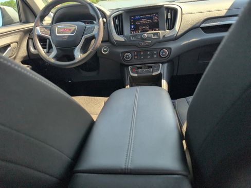 Used 2024 GMC Terrain SLE image 15