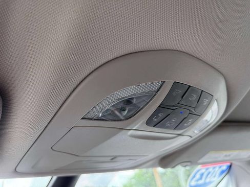 Used 2023 Chrysler Pacifica Touring-L FWD image 32