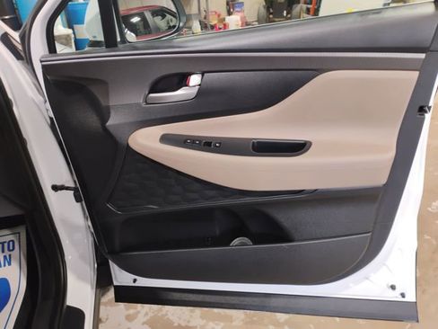 Used 2020 Hyundai Santa Fe SE image 24