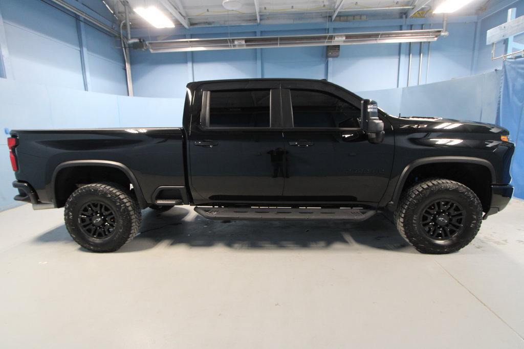 Used 2025 Chevrolet Silverado 2500 ZR2 w/ Technology Package AWD/4WD image 39