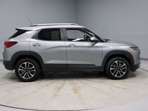 Used 2024 Chevrolet TrailBlazer LT image 11