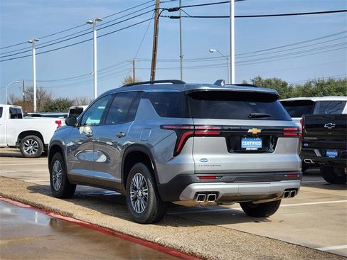 Certified 2025 Chevrolet Traverse LT image 4