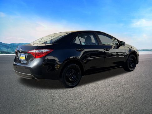 Used 2016 Toyota Corolla image 11