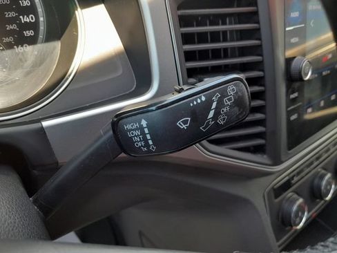 Used 2018 Volkswagen Atlas SE AWD/4WD image 17