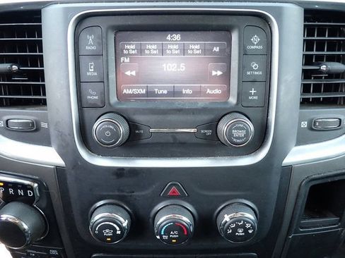 Used 2021 RAM 1500 Classic SLT AWD/4WD image 15