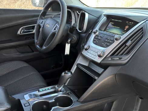 Used 2017 Chevrolet Equinox LS FWD image 22