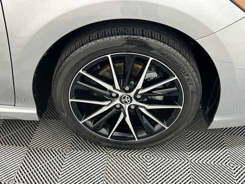 Used 2023 Toyota Camry SE image 11