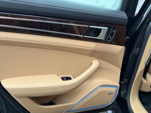 Used 2018 Porsche Panamera 4S image 13