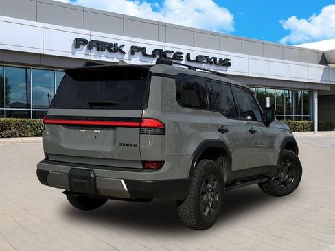 Used 2024 Lexus GX 550 image 2