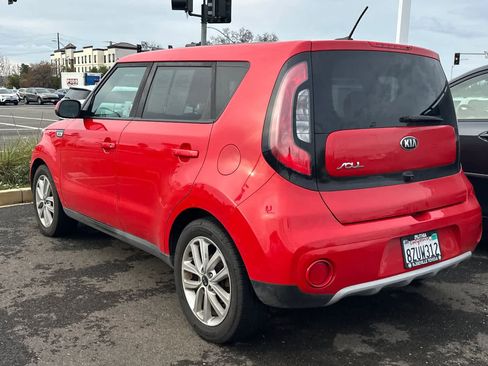 Used 2019 Kia Soul + image 4