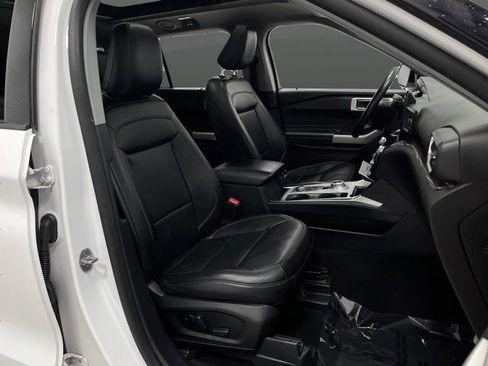 Used 2023 Ford Explorer Limited AWD/4WD image 32