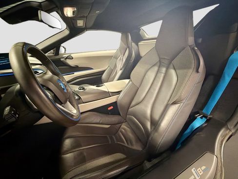 Used 2019 BMW i8 Roadster AWD/4WD image 5