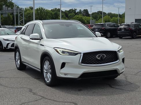 Used 2019 INFINITI QX50 Essential w/ Premium Heat Package AWD/4WD image 1