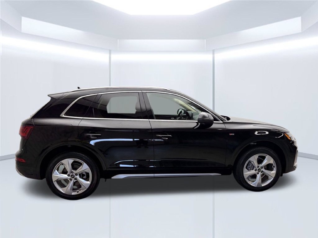 Certified 2022 Audi Q5 2.0T Premium Plus w/ Premium Plus Package AWD/4WD image 12