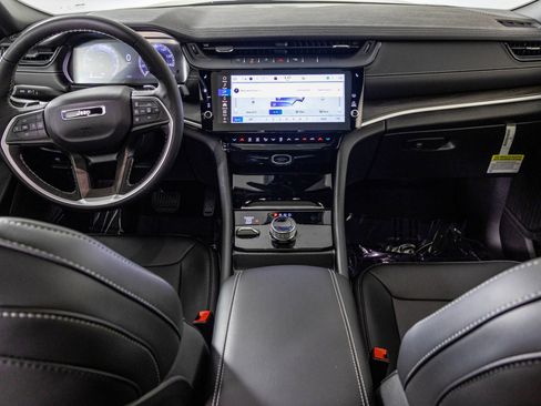 New 2026 Jeep Grand Cherokee Limited AWD/4WD image 24